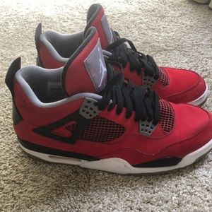 Jordan 4 Retro ‘Toro Bravo’ - size 11